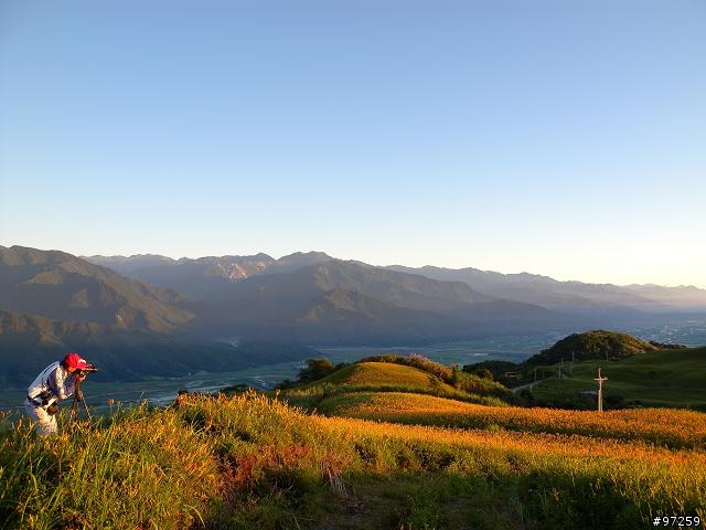2011/08/16~18  大男子3天3夜環半島 赤科山+六十石山賞金針遊記分享