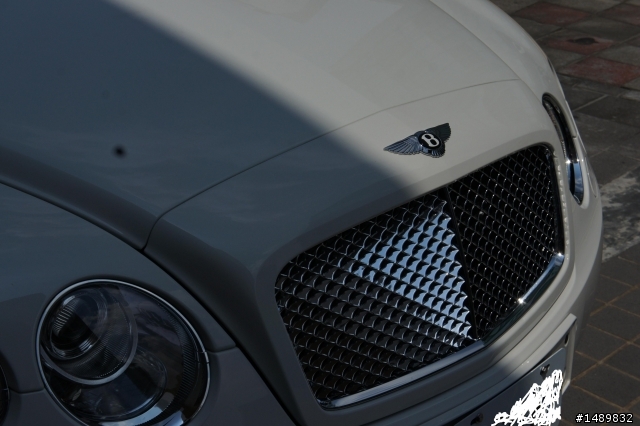 Aston Martin  Bentley Roll Royce