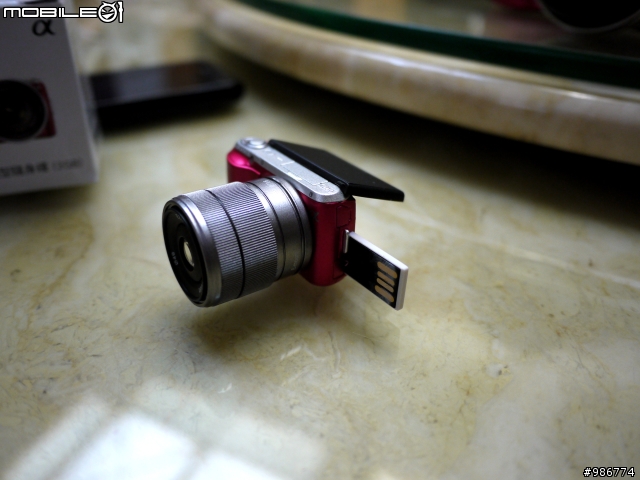 [開箱]NEX-C3......的造型隨身碟