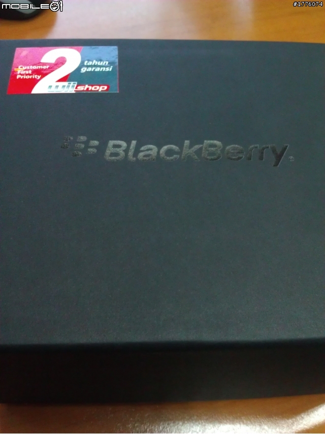 簡單開箱Blackberry 9900(8/24小更新）