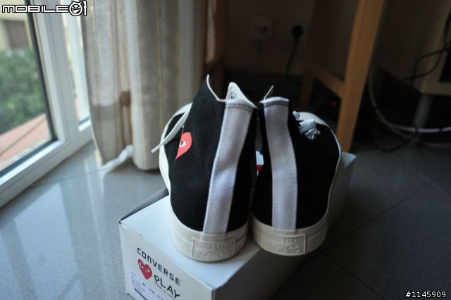 正當大家瘋狂購買Converse與JV紫色聯名款之際, 我卻默默的選擇了....