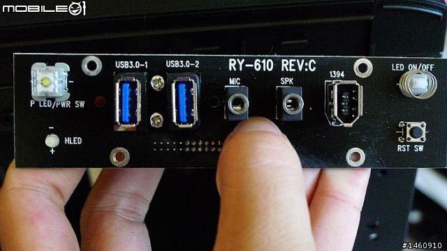 [開箱] CORSAIR 400R
