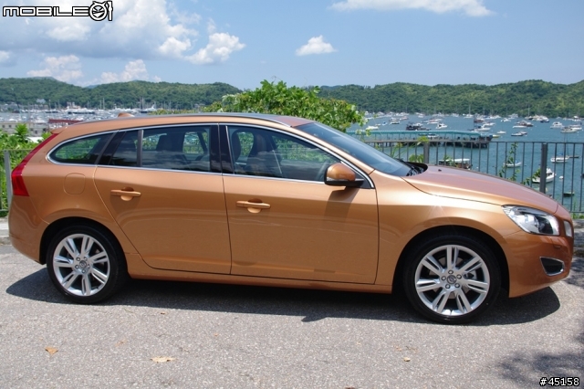2012 V60 T5 到港~ 簡易開箱
