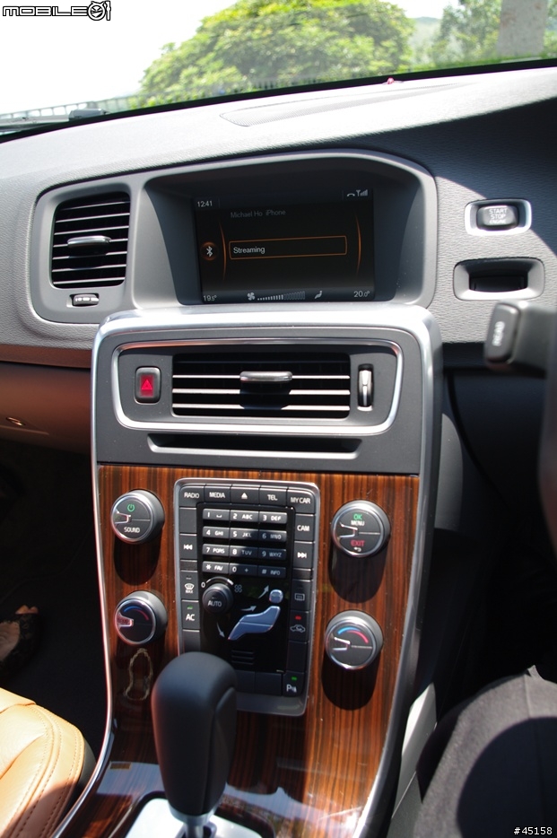 2012 V60 T5 到港~ 簡易開箱