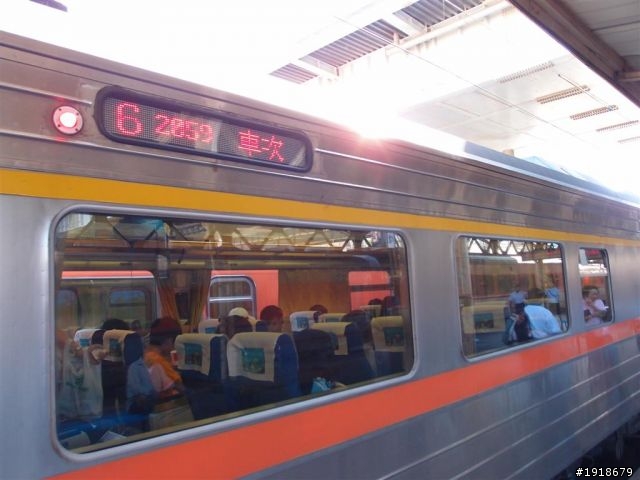 三天二夜坐火車環島兼完成 「鐵道旅行，幸福100」