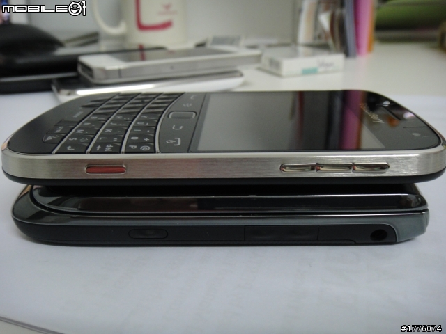 簡單開箱Blackberry 9900(8/24小更新）