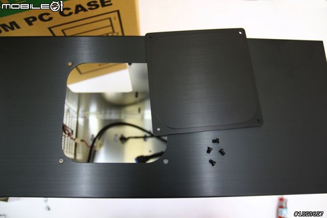 [平民開箱] 全鋁機殼 LIAN LI 聯力 最新小機殼大空間 PC-A05FN (USB3.0) 火熱裝機