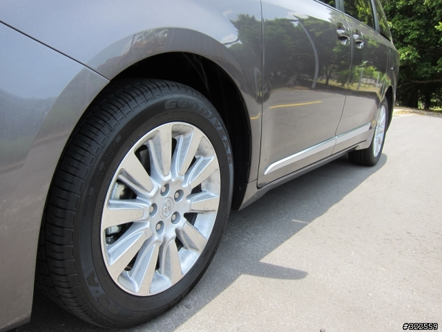 分享(開箱照)~美式家庭mini van~2011 TOYOTA  SIENNA LE款  (圖多)
