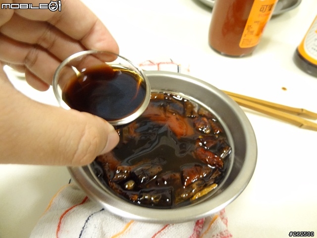 [chef料理廚房]"歪"國人覺得很怪的美味大變身。宮保皮蛋。(非黑暗料理)