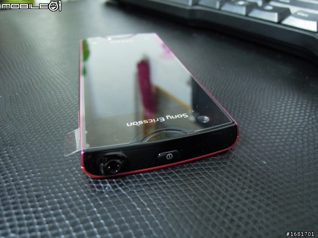 今日到貨SE Xperia Ray桃紅色簡單開箱！！