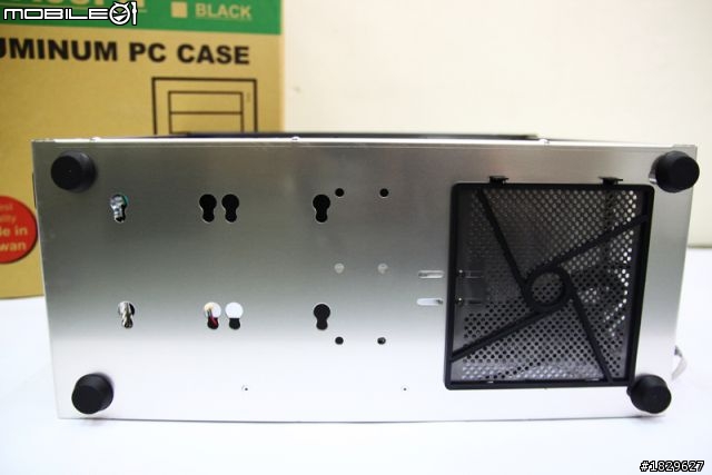[平民開箱] 全鋁機殼 LIAN LI 聯力 最新小機殼大空間 PC-A05FN (USB3.0) 火熱裝機