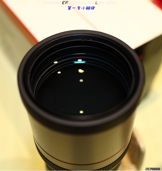 我的第一隻小白砲,補圖~(300mm f4 is L超簡易開箱)