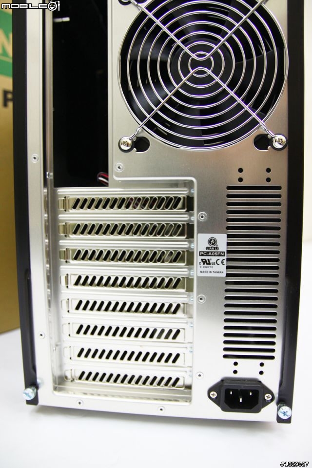 [平民開箱] 全鋁機殼 LIAN LI 聯力 最新小機殼大空間 PC-A05FN (USB3.0) 火熱裝機