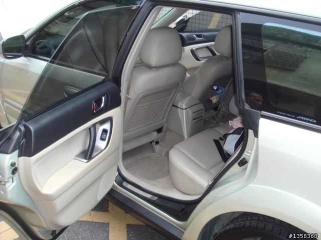 4代Outback..3.0R