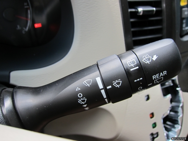 分享(開箱照)~美式家庭mini van~2011 TOYOTA  SIENNA LE款  (圖多)