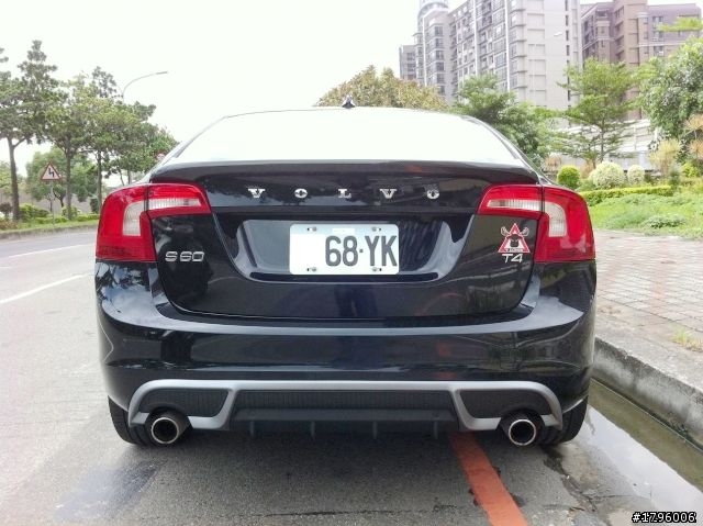 分享-S60 VOLVO 原廠 R-design的後下巴完工後......開箱