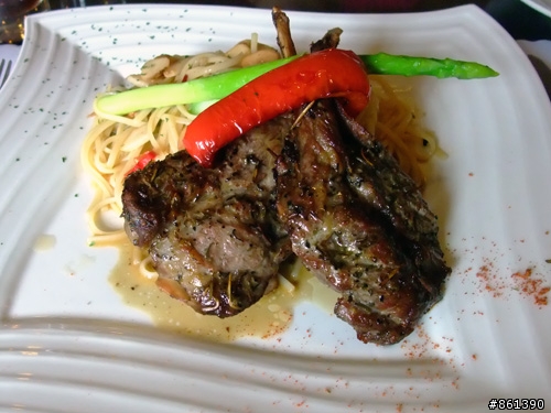 平價美味卻沒客人的餐廳 – Kitchen 99