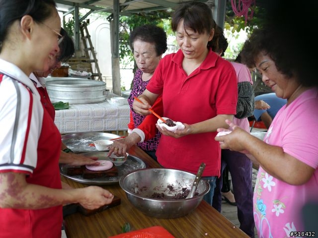 潭子大豐社區假日農夫體驗-紅龜糕,採果,割稻飯..