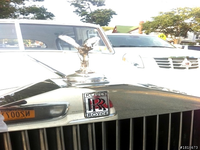街角遇到 RR 性感女神 王妃公主號 Rolls Royce... 但是她已是50歲了！！