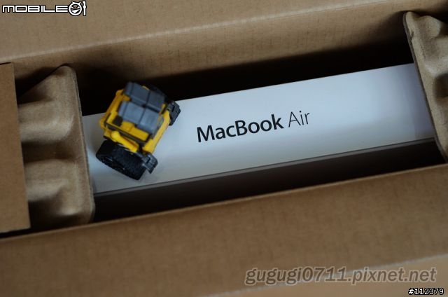 [開箱]台版New Apple MacBook Air 13" i5 SSD128GB