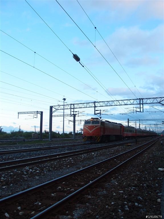 三天二夜坐火車環島兼完成 「鐵道旅行，幸福100」