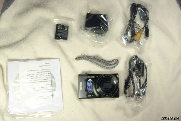 千呼萬喚始出來~BenQ P1410開箱