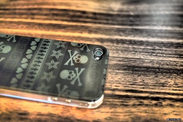 【西西分享】最昂貴的骷髏頭mastermind JAPAN x iPhone4