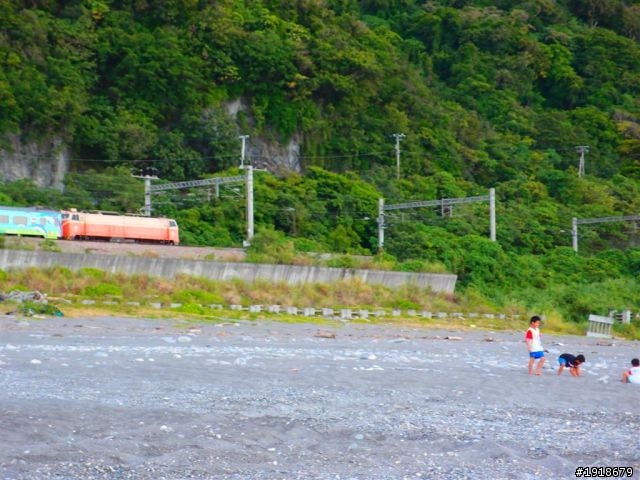 三天二夜坐火車環島兼完成 「鐵道旅行，幸福100」