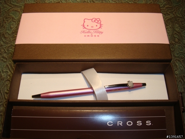 當日本Hello Kitty凱蒂貓遇上美國名筆大廠CROSS!美日混血的結晶