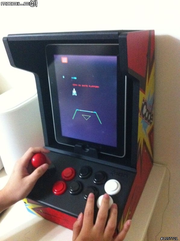 不專業開箱文  IPAD專用搖桿主 old school風