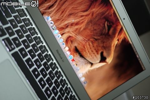 [不專業開箱] Ｍacbook Air 2011 11" 港版快速開箱...
