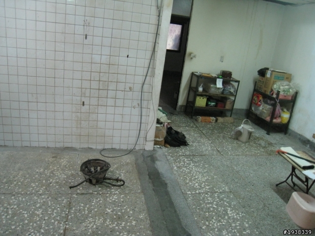 請問磨石子地上面可以直接舖60X60拋光石英磚嗎?(20110802更新圖片與問題)