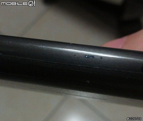 S8500 包膜快一年 撕膜卻掉漆了....