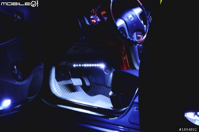10.5代 Altis 日行燈+HID~來看看