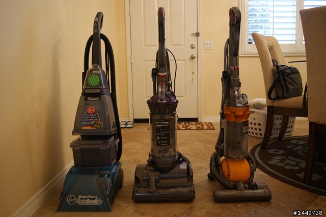 (開箱) 父親節禮物---Dyson DC28 Animal 吸塵器