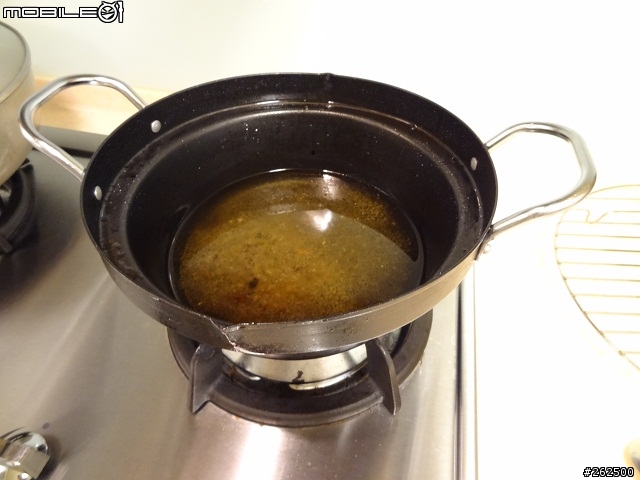 [chef料理廚房]"歪"國人覺得很怪的美味大變身。宮保皮蛋。(非黑暗料理)