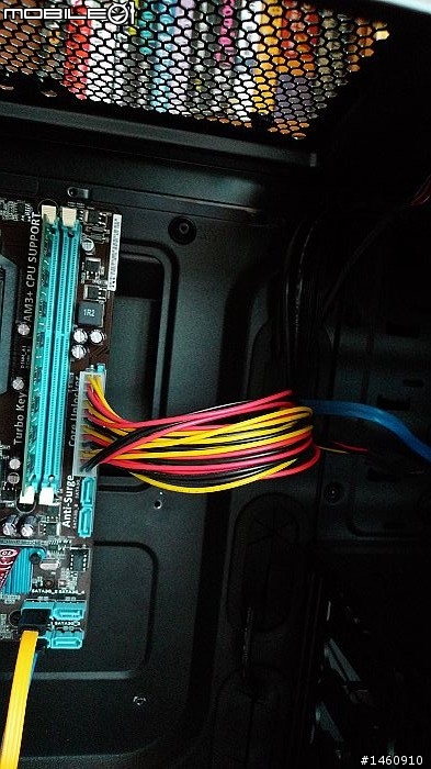 [開箱] CORSAIR 400R