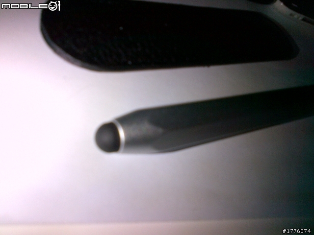 簡單開箱Blackberry 9900(8/24小更新）