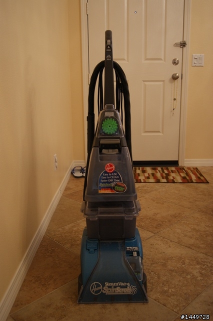 (開箱) 父親節禮物---Dyson DC28 Animal 吸塵器