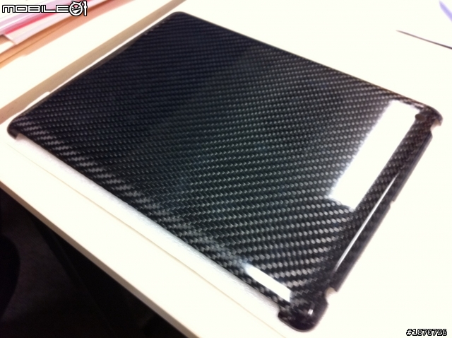 [試用] Uptiontek  iPad2 Carbon Back Cover 碳纖維背蓋