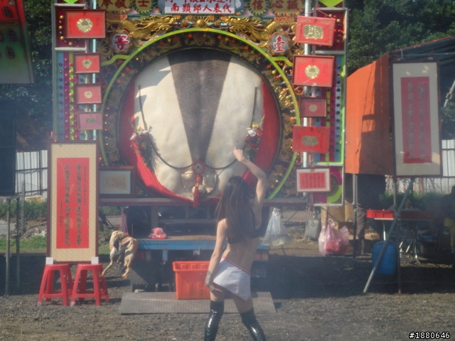 {慶讚中元}拍了幾張住家附近中元普渡的照片