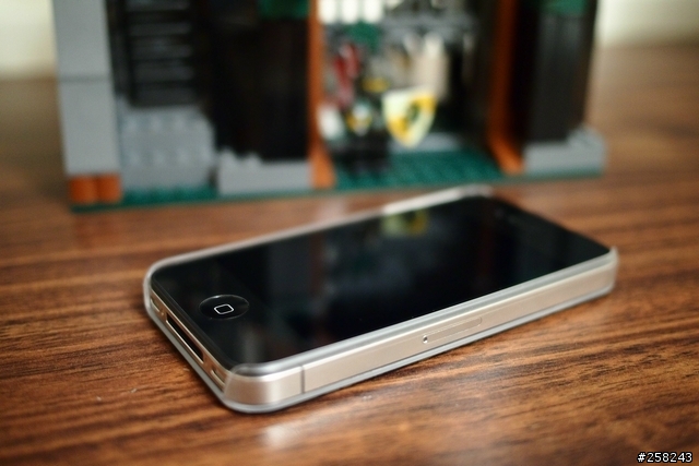 【西西分享】最昂貴的骷髏頭mastermind JAPAN x iPhone4