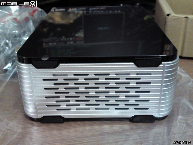[開箱] HITACHI 日立 2TB TOURO Desk PRO 鏡面黑USB3.0 (3年保)-3.5吋行動硬碟開箱啦~~