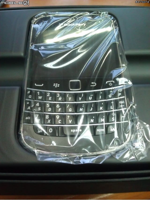簡單開箱Blackberry 9900(8/24小更新）