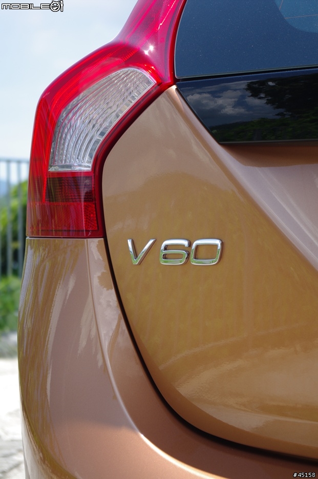 2012 V60 T5 到港~ 簡易開箱
