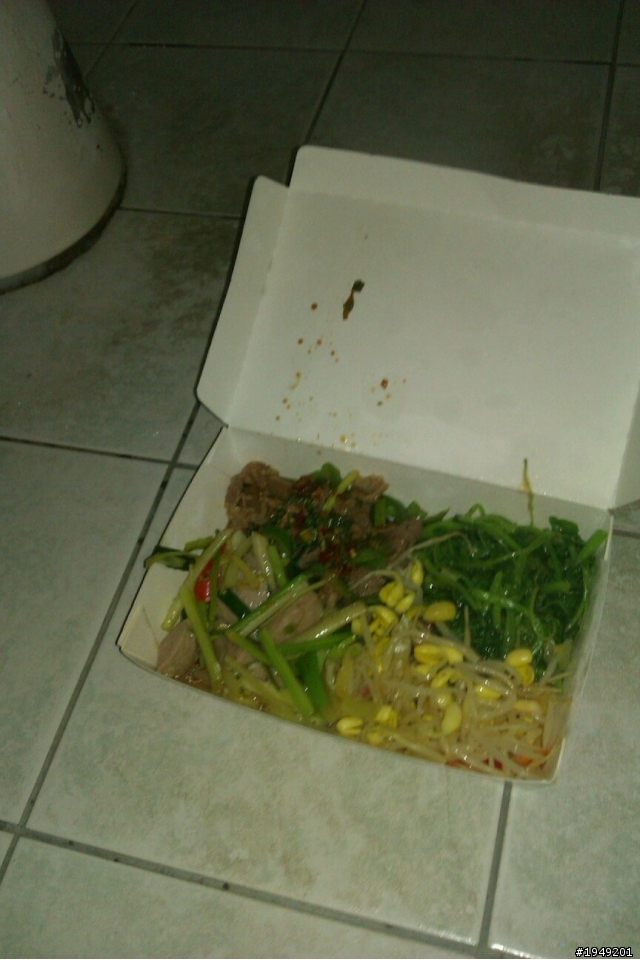 今天的晚餐是青椒炒羊肉喔