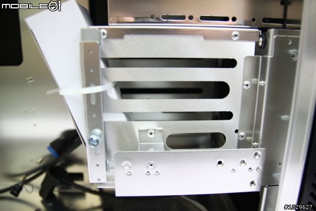 [平民開箱] 全鋁機殼 LIAN LI 聯力 最新小機殼大空間 PC-A05FN (USB3.0) 火熱裝機