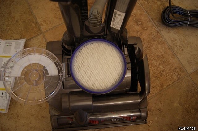 (開箱) 父親節禮物---Dyson DC28 Animal 吸塵器