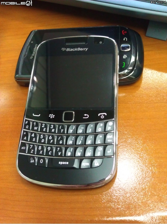 簡單開箱Blackberry 9900(8/24小更新）