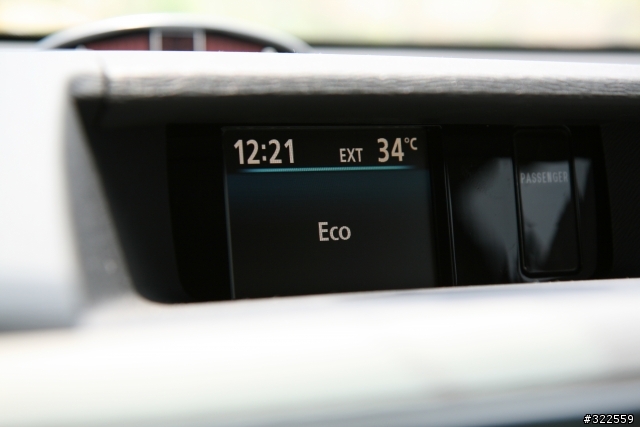 分享(開箱照)~美式家庭mini van~2011 TOYOTA  SIENNA LE款  (圖多)